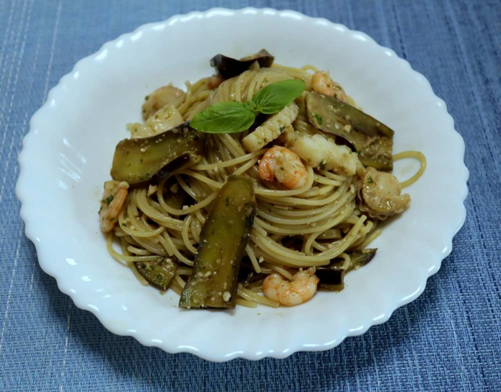 シーフードとなすの冷製バジルソースパスタのでき上がり