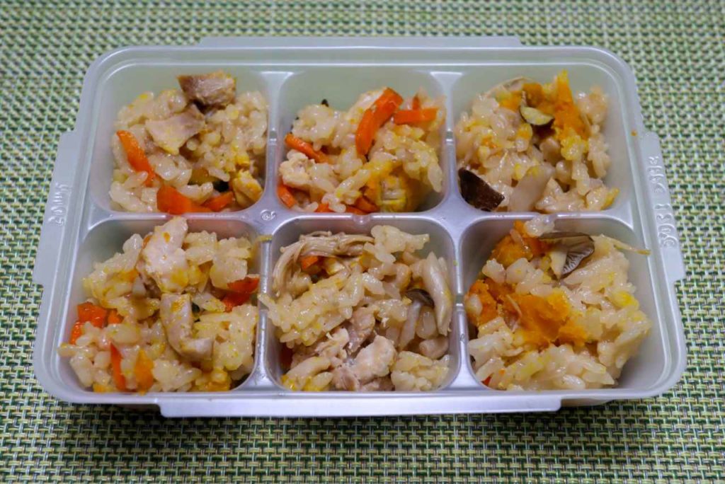 ホットクックで作る幼児食：鶏肉とかぼちゃの炊き込みご飯の出来上がり