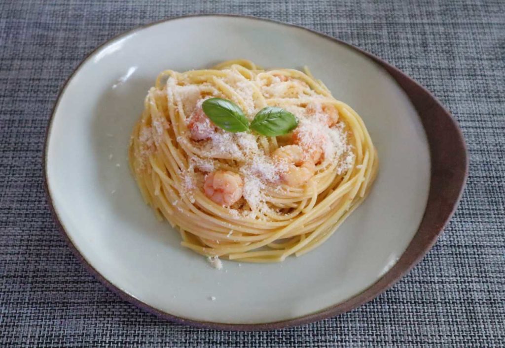 エビとトマトのシンプルパスタの出来上がりと味