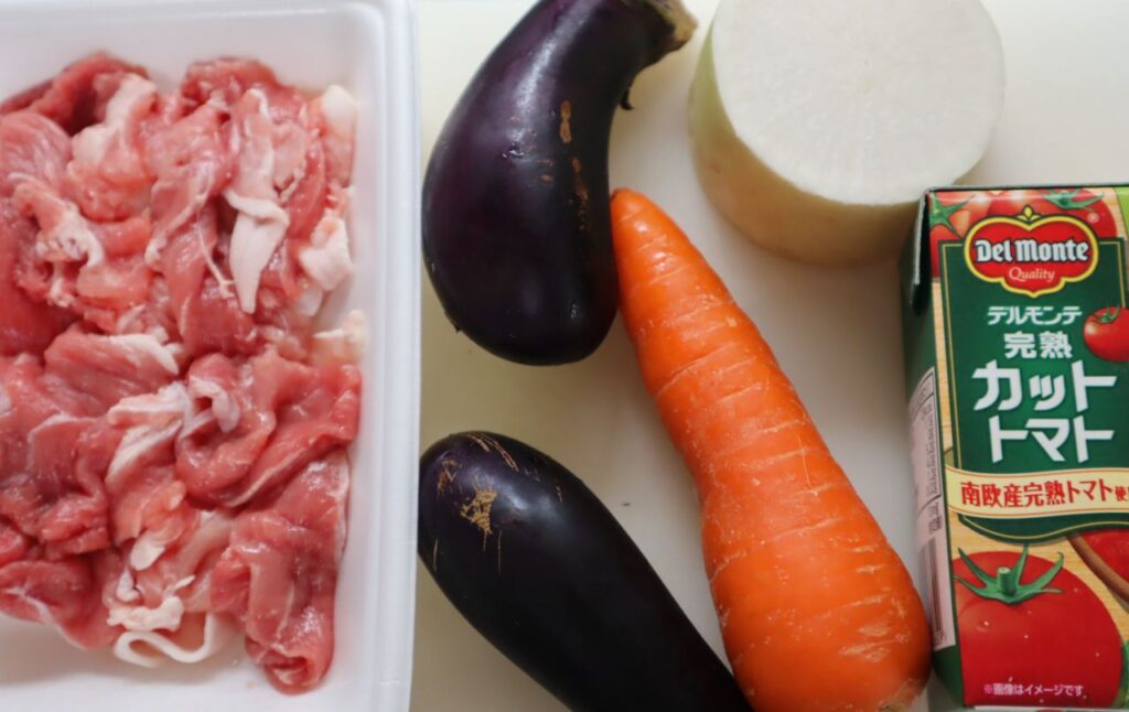 豚バラ肉と野菜のトマト煮込み重ね煮風の材料