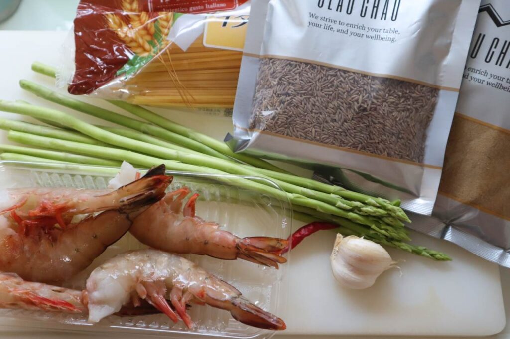 エビとアスパラのカレー風味パスタの材料