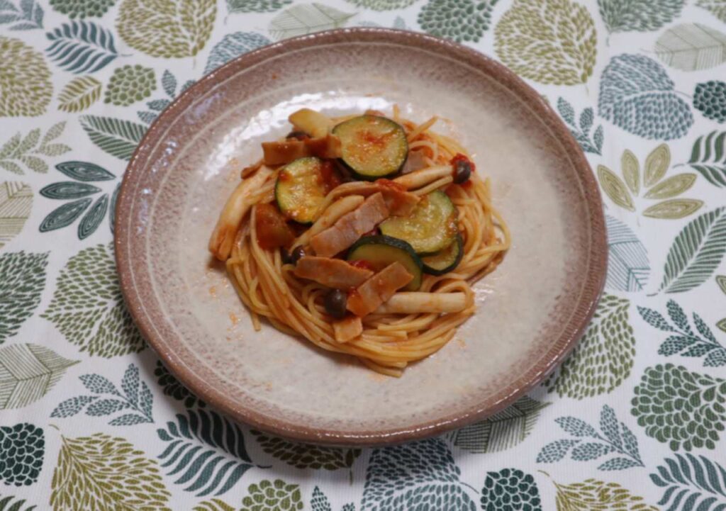 ◾️ベーコンとズッキーニのトマトソースパスタの出来上がりと味